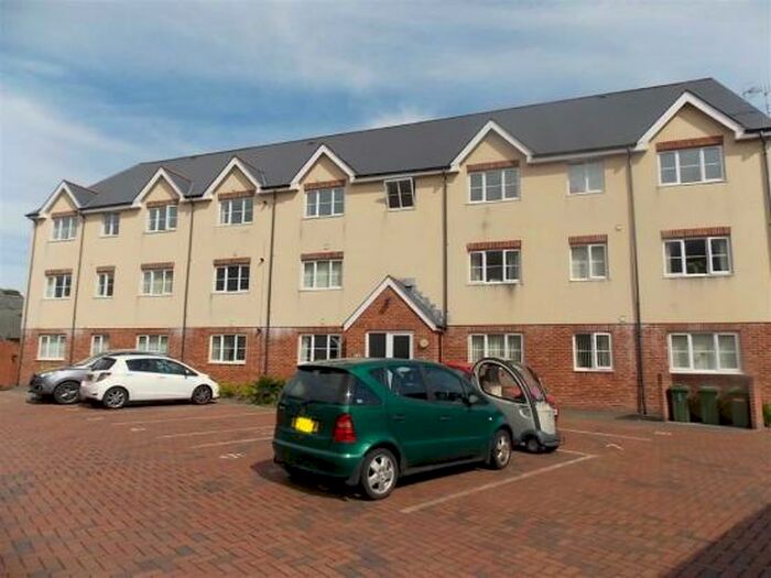2 Bedroom Flat To Rent In Station Road, Abercynon, CF45