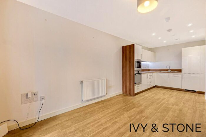 1 Bedroom Apartment For Sale In Kingfisher Heights, Bramwell Way, London, Greater London, E16