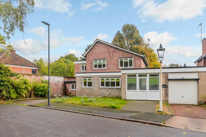 5 Bedroom Link Detached House To Rent In Willow Dene, Pinner, HA5