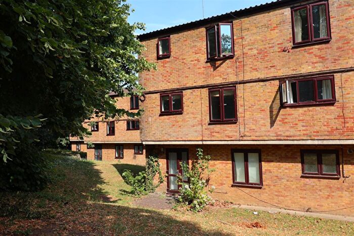 1 Bedroom Flat For Sale In Woodburn Close, London, NW4