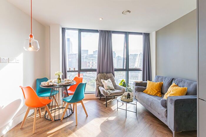 2 Bedroom Flat To Rent In One Cross Street, Salford, Manchester, M3