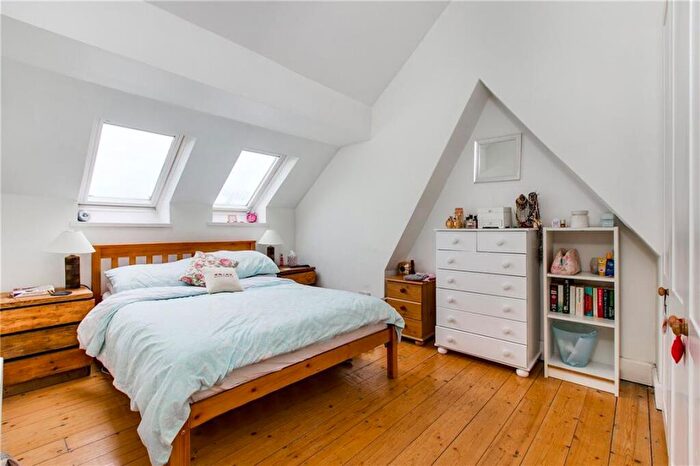 2 Bedroom Flat To Rent In Ravenslea Road, Balham, SW12