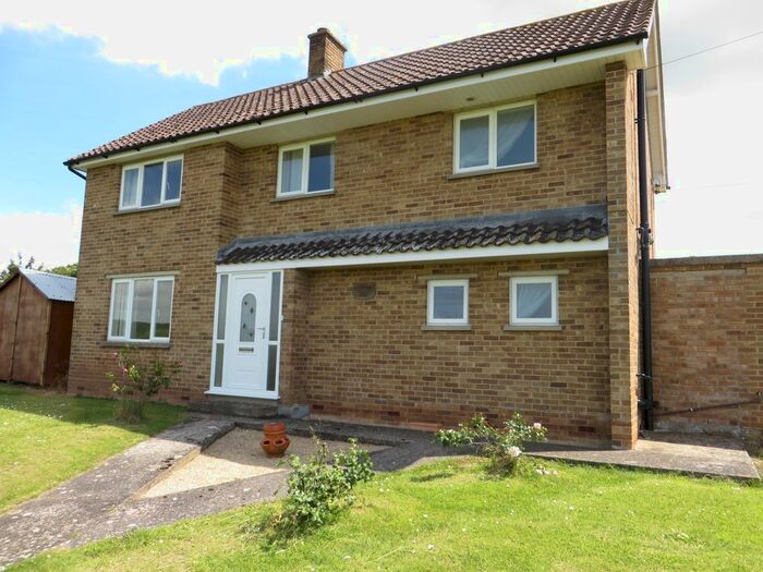 3 Bedroom Detached House To Rent In Hayes Road, Compton Dundon, TA11