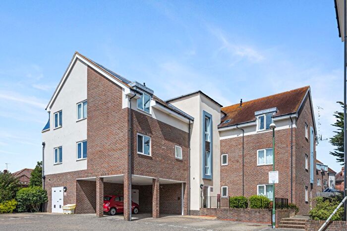 1 Bedroom Flat For Sale In Southlands Way, Shoreham-By-Sea, West Sussex, BN43