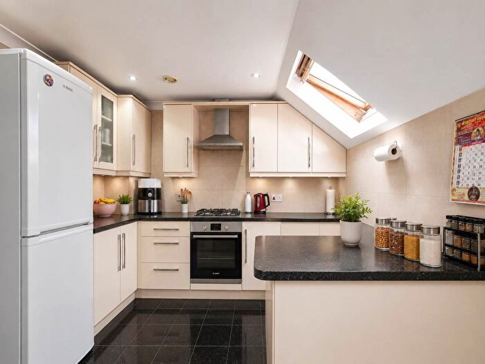1 Bedroom Property To Rent In Lampton Road, Hounslow, Middlesex, TW3