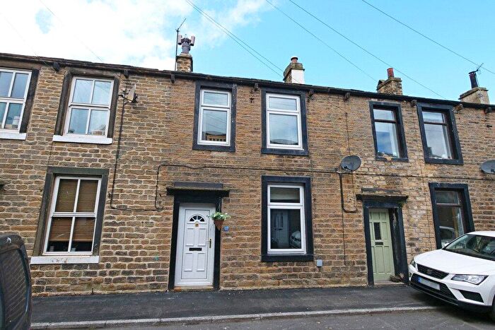 3 Bedroom Terraced House For Sale In Chapel Street, Carleton, BD23
