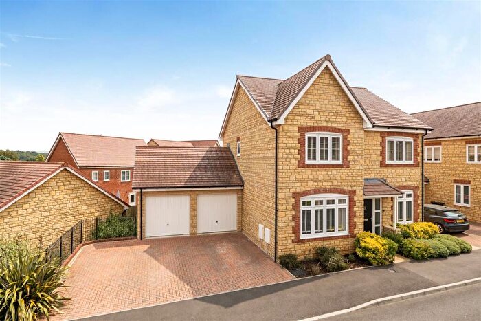 4 Bedroom Detached House For Sale In Crackmore Drive, Milborne Port, Sherborne, DT9