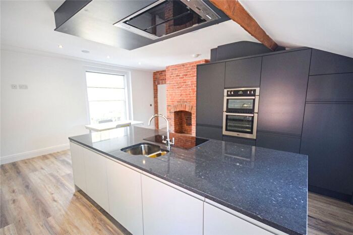 2 Bedroom Flat To Rent In Churchgate, Stockport, SK1