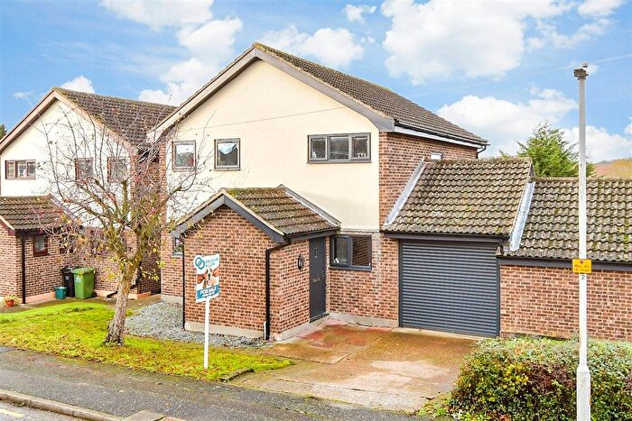 4 Bedroom Detached House For Sale In Silver Way, Wickford, Essex, SS11