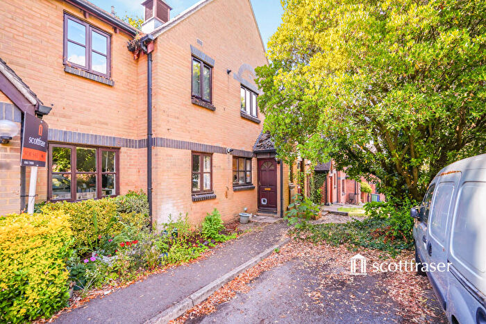 2 Bedroom Terraced House To Rent In Green Ridges, Headington, OX3