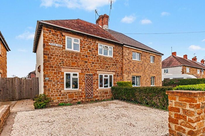 3 Bedroom Semi Detached House For Sale In Parke Row, Tysoe, CV35