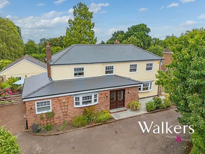 4 Bedroom Detached House For Sale In Billericay Road, Brentwood, Essex, CM13