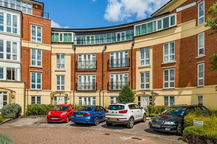3 Bedroom Apartment To Rent In Trevelyan Court, SL4