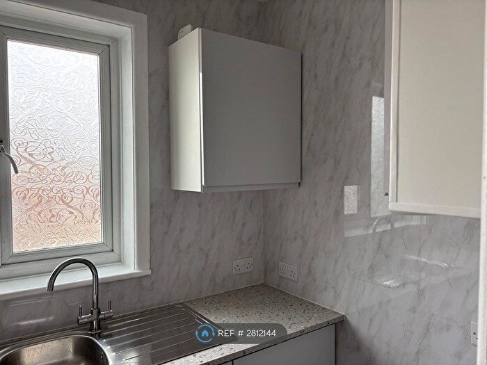 3 Bedroom Flat To Rent In Tuckton Road, Bournemouth, BH6