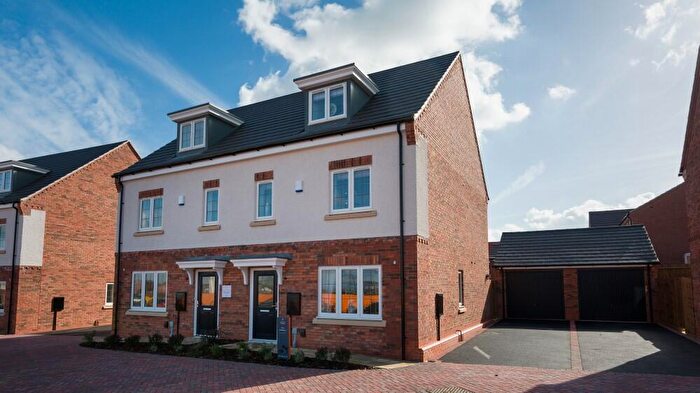 3 Bedroom Semi-Detached House For Sale In Park Lane Castle Donington, DE74