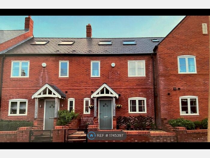 4 Bedroom Terraced House To Rent In Coates Gardens, Charlton Kings, Cheltenham, GL53