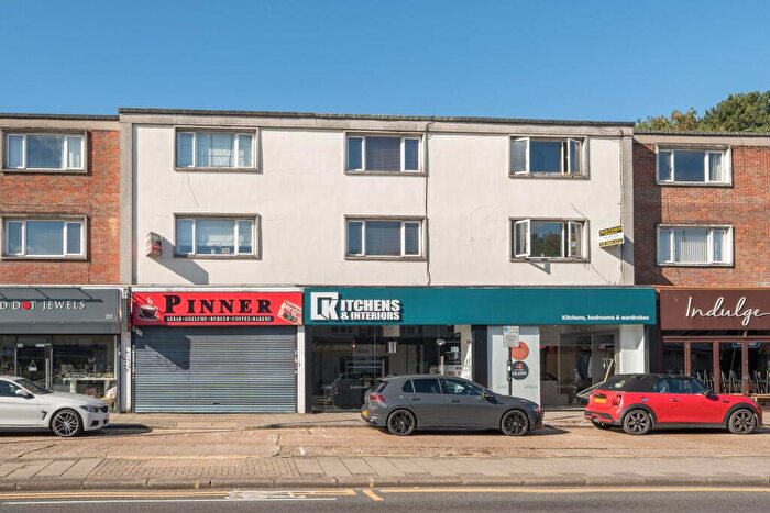 2 Bedroom Flat For Sale In Marsh Road, Pinner, HA5