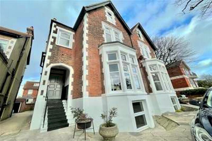 4 Bedroom Maisonette Flat To Rent In Clarendon Road, Southsea, PO5