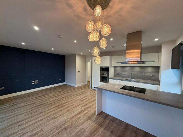 2 Bedroom Apartment To Rent In Cardiff, CF11