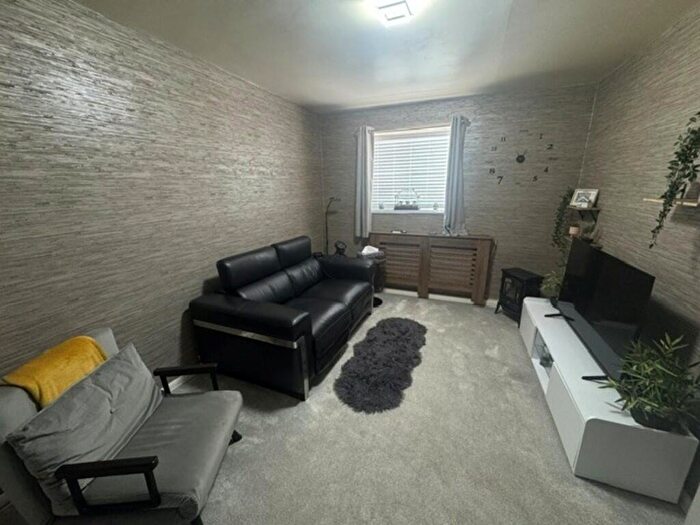 1 Bedroom Flat To Rent In Pinewood, Blackburn, BB2