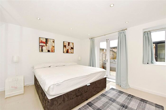 2 Bedroom Detached House To Rent In West Street, Marlow, Buckinghamshire, SL7