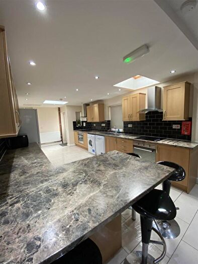 6 Bedroom House To Rent In Hubert Road, Birmingham, West Midlands, B29