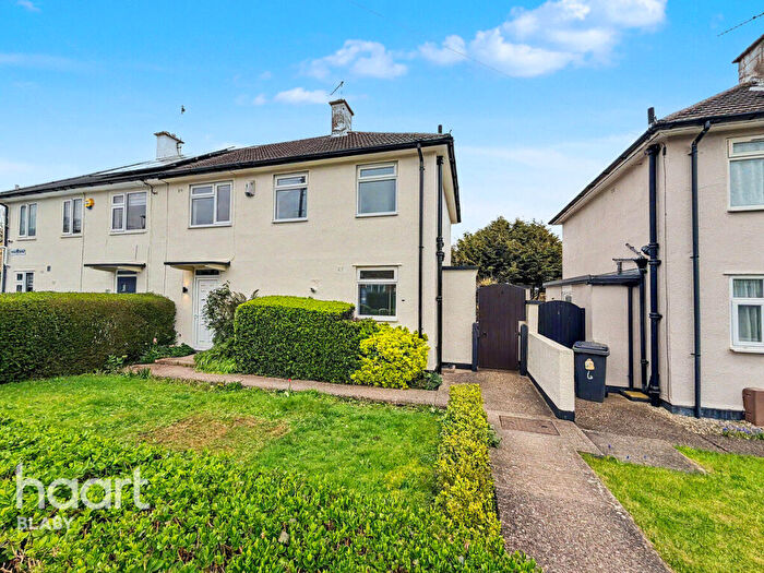 3 Bedroom Semi-Detached House For Sale In Markland, Leicester, LE2