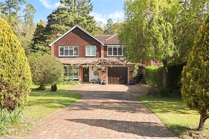 5 Bedroom Detached House For Sale In Stream Farm Close, Lower Bourne, Farnham, Surrey, GU10