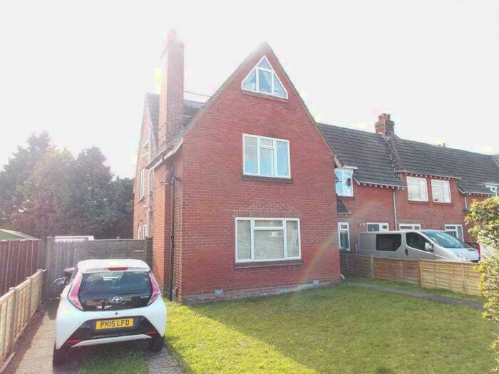 5 Bedroom End Of Terrace House To Rent In Brassey Road, Winton, Bournemouth, BH9