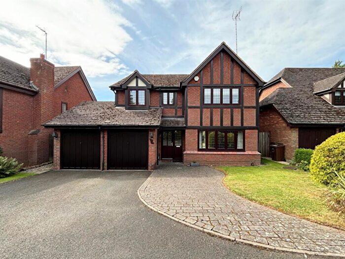 4 Bedroom Detached House To Rent In Saintbury Drive, Solihull, West Midlands, B91