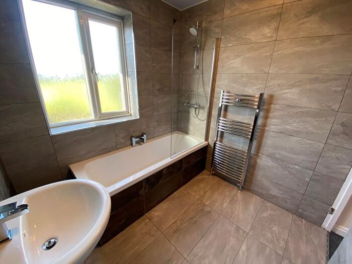 3 Bedroom Terraced House To Rent In Kingston Avenue, Cheam, SM3