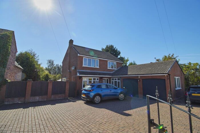 3 Bedroom Detached House For Sale In Austrey Road, Warton, B79
