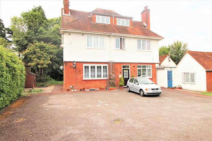 Flat To Rent In Brighton Road, Southgate, RH10