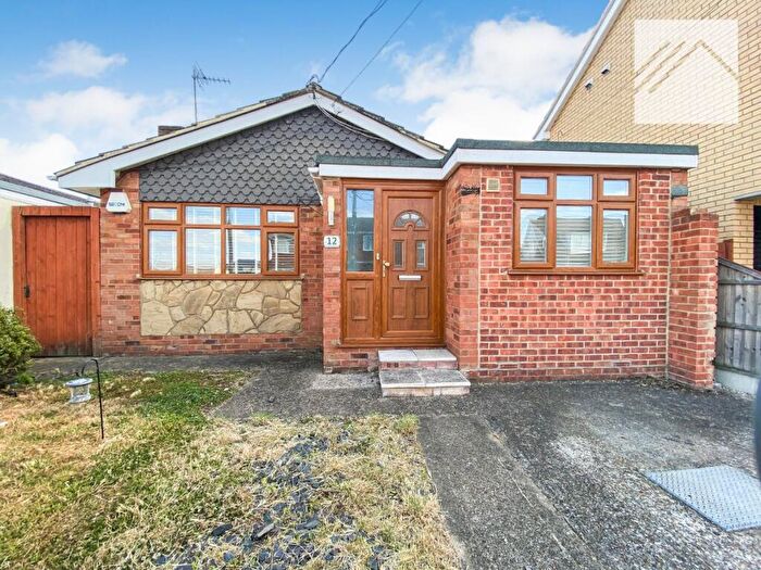 2 Bedroom Bungalow For Sale In Heideburg Road, Canvey Island, SS8
