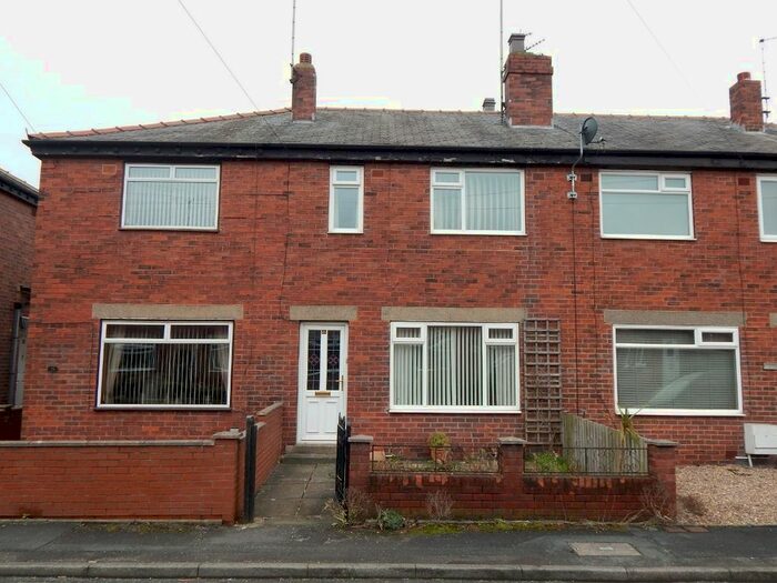 3 Bedroom Terraced House To Rent In Strawberry Avenue, Liversedge, WF15