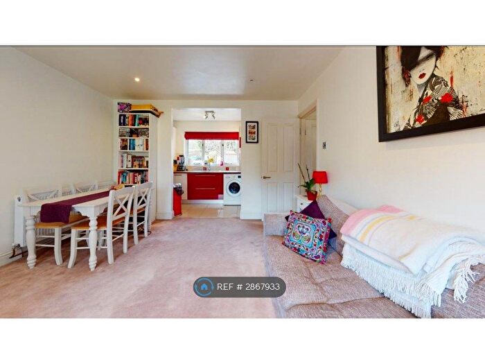 1 Bedroom Flat To Rent In Bury Green, Hemel Hempstead, HP1