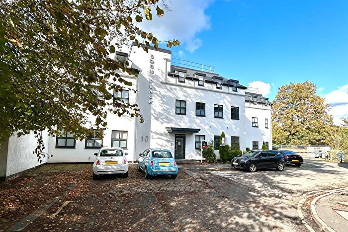 2 Bedroom Flat For Sale In Eden Place, Cheadle, SK8