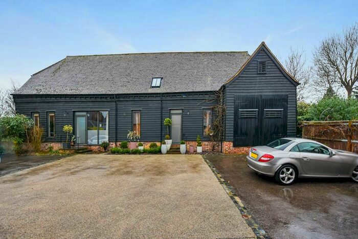 3 Bedroom Barn Conversion For Sale In Dunwich Farm, Stevenage, SG1