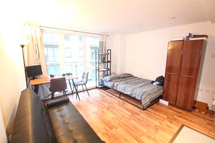 Apartment To Rent In Caspian Wharf, Yeo Street, London, E3