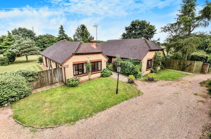 4 Bedroom Detached Bungalow For Sale In Ravensdane Wood, Charing, Ashford, TN27