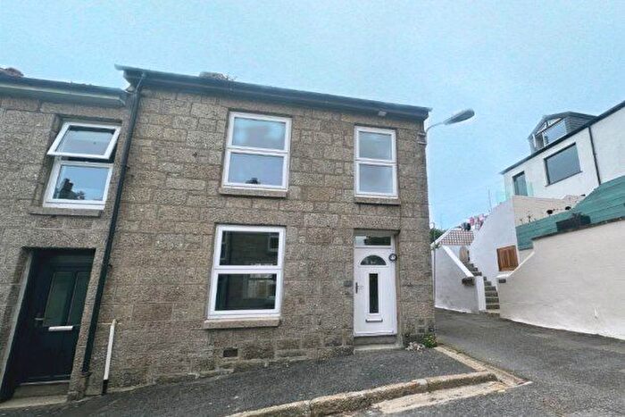 3 Bedroom Property To Rent In Charles Street, Penzance, TR18