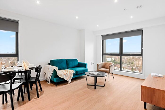 2 Bedroom Flat To Rent In Sienna House, SM1