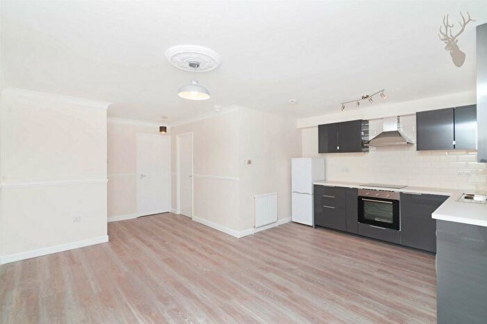 1 Bedroom Flat To Rent In Edmeston Close, Homerton, London, E9