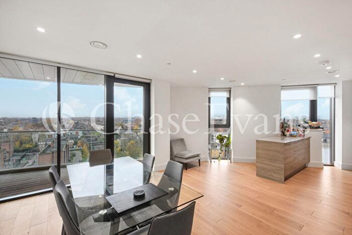 3 Bedroom Flat For Sale In Kingsland High Street, Dalston, London, E8