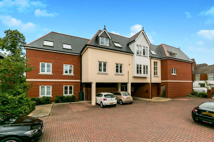 2 Bedroom Apartment To Rent In Boundary View, Guildford, GU1