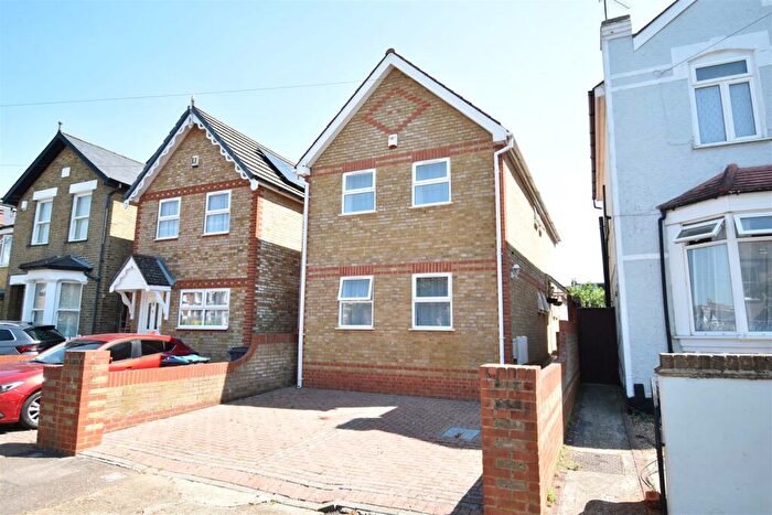 5 Bedroom House To Rent In Worthington Road, Surbiton, KT6