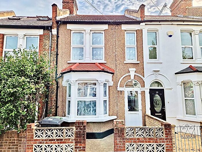 2 Bedroom Property To Rent In Turner Road, London, E17