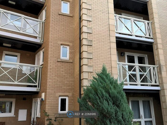 2 Bedroom Flat To Rent In Haywra Court, Harrogate, HG1