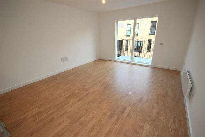 1 Bedroom Apartment To Rent In Lockgate Mews Manchester, M4