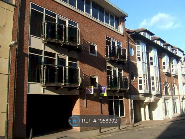 2 Bedroom Flat To Rent In Fetter Lane, York, YO1